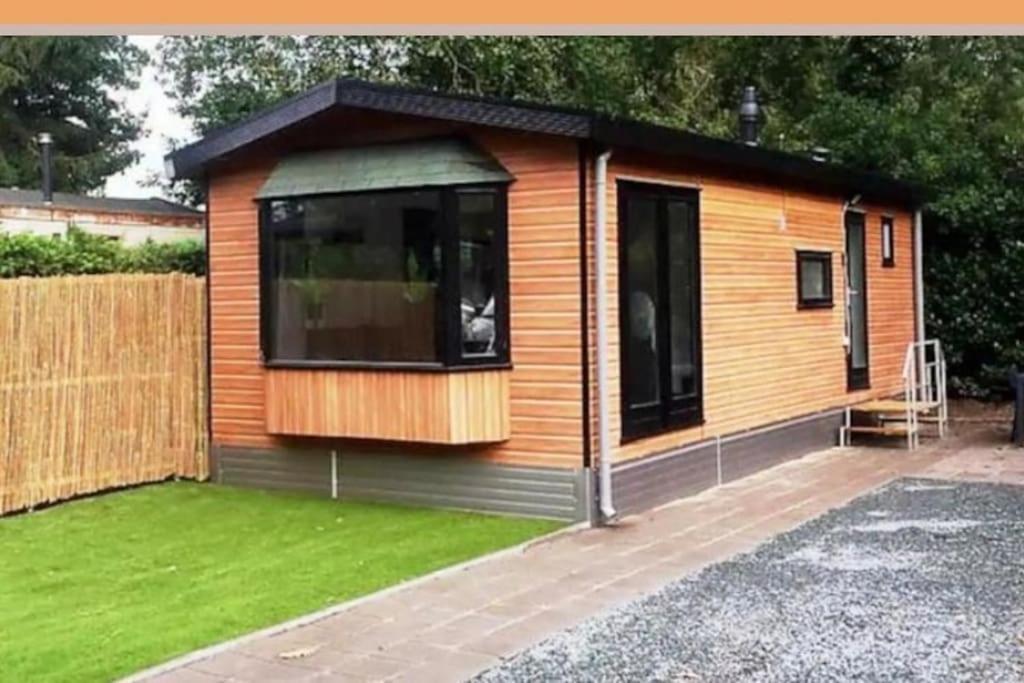 Het Eikenhuisje In Putten; Huisje Op De Veluwe. ภายนอก รูปภาพ