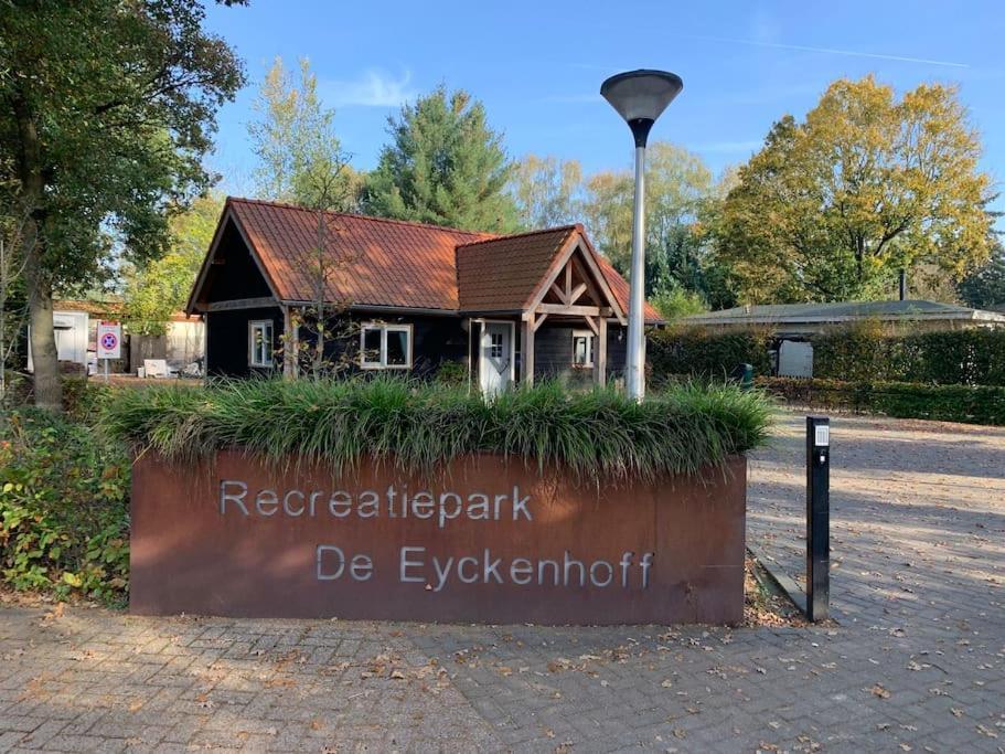 Het Eikenhuisje In Putten; Huisje Op De Veluwe. ภายนอก รูปภาพ